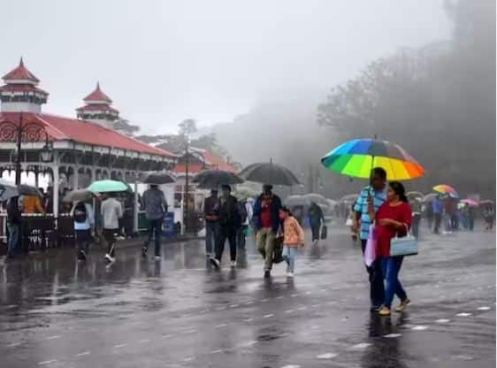 ਸਰਗਰਮ ਵੈਸਟਰਨ ਡਿਸਟਰਬੈਂਸ ਕਾਰਨ ਹਿਮਾਚਲ ਪ੍ਰਦੇਸ਼ ਵਿੱਚ ਮੌਸਮ ਵਿੱਚ ਤਬਦੀਲੀ ਆਈ ਹੈ। ਕਾਂਗੜਾ ਜ਼ਿਲ੍ਹੇ ਦੇ ਕਈ ਇਲਾਕਿਆਂ ਵਿੱਚ ਬੁੱਧਵਾਰ ਨੂੰ ਗੜੇਮਾਰੀ ਹੋਈ। ਸੂਬੇ 'ਚ ਬਰਫਬਾਰੀ ਕਾਰਨ ਯੈਲੋ ਅਲਰਟ ਵੀ ਜਾਰੀ ਕੀਤਾ ਗਿਆ ਹੈ, ਜਦਕਿ ਸ਼ਿਮਲਾ ਅਤੇ ਮੰਡੀ 'ਚ ਬਾਰਿਸ਼ ਹੋਈ।