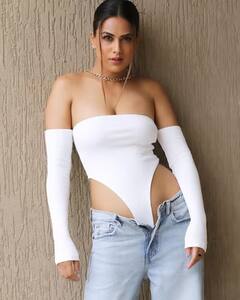 Nia Sharma Photos: બિકીની સ્ટાઇલ ઓફ શૉલ્ડર ટૉપમાં નિયા શર્માએ ફ્લૉન્ટ કર્યુ કર્વી ફિગર, તસવીરો જોઇને તમે પણ રહી જશો દંગ