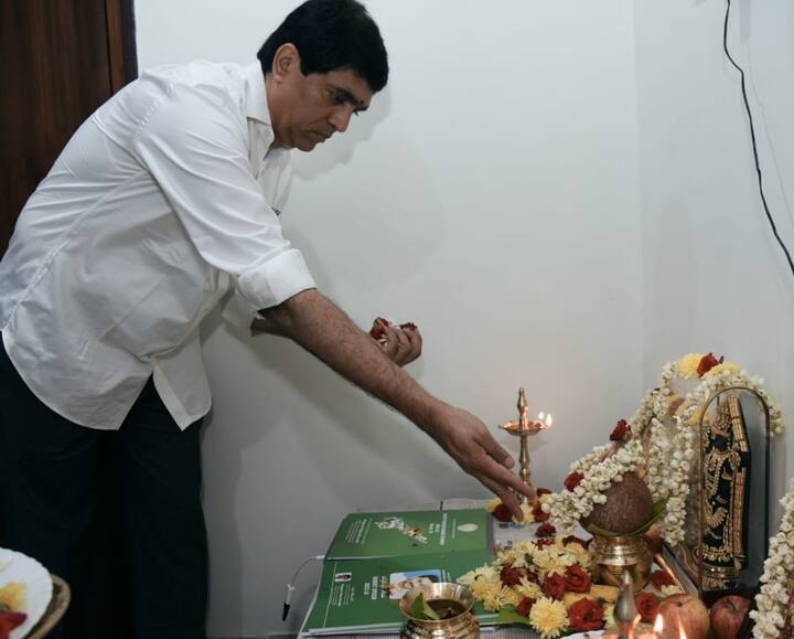బడ్జెట్ ప్రవేశపెట్టే ముందు ప్రత్యేక పూజలు చేసిన బుగ్గన