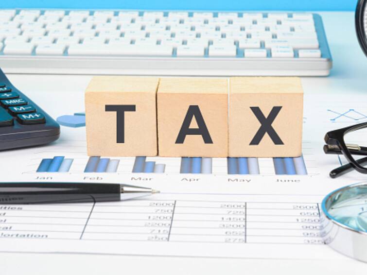 Looking For Last-Minute Income Tax Saving Options? Here's What You Can Consider