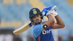 IND vs AUS ODI: ছিটকে গিয়েছেন শ্রেয়স, তাঁর পরিবর্তে ওয়ান ডে সিরিজে সুযোগ পেতে পারেন এঁরা