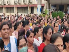 Photo : बोर्डामध्ये उत्तरपत्रिकांच्या गठ्ठ्यांचा खच,  दहावी-बारावीच्या निकालावर संपाचा परिणाम?