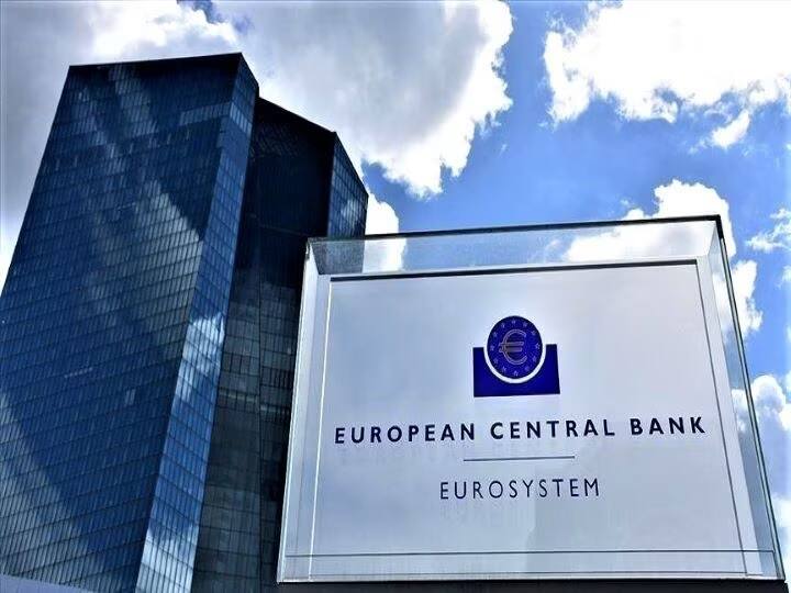 ECB Rate Hike European Central Bank raises interest rate by 50 basis points know details ECB Rate Hike: वैश्विक बैंक संकट के बीच यूरोपियन सेंट्रल बैंक ने फिर बढ़ाई ब्याज दरें, 0.50% का हुआ इजाफा