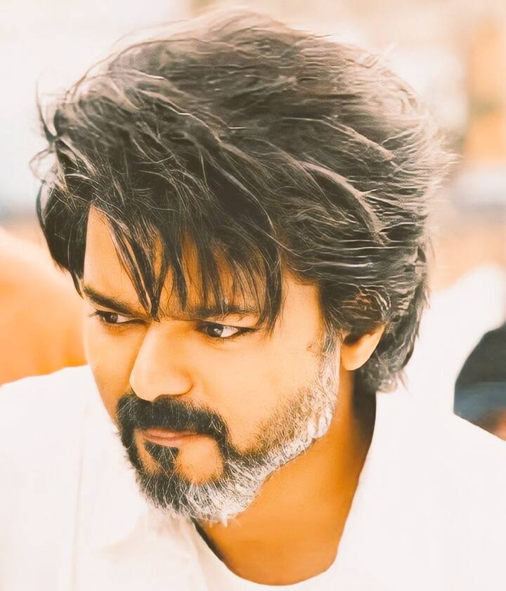 லியோ படத்தில் நடிக்கும் விஜயின் புது லுக் வெளியாகி வைரலானது. சிலர், இந்த லுக்கை ட்ராலும் செய்தனர்.