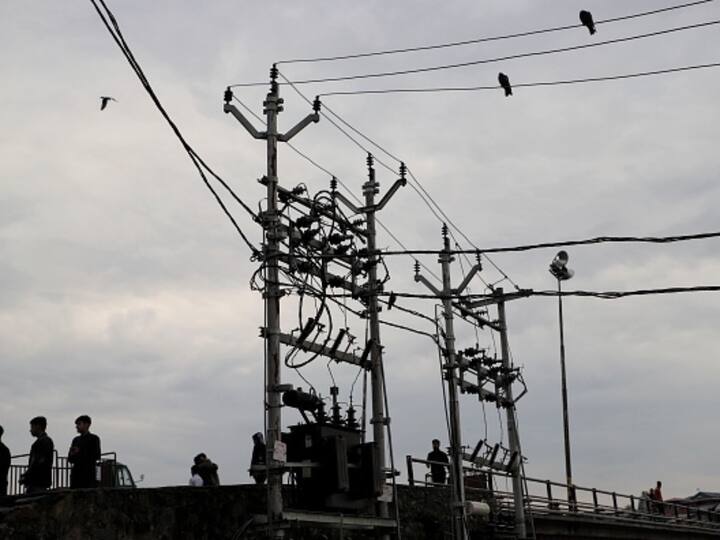 UP Power Workers On Strike Govt Warns Of Serious Action Against Anyone Found Sabotaging System UP Power Staff Begins 3-Day Strike, Government Warns Of Strict actions