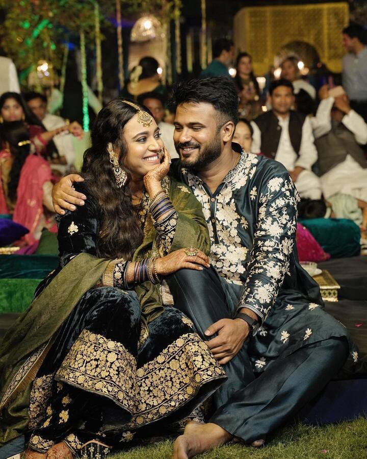 For the Qawaali Night, the couple was dressed in black with their outfits being from the shelves of Heena Kochhar. (Image Source: Instagram)
