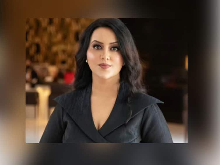 Amruta Fadnavis Threat Case Aniksha Jaisinghani big offer to Amruta Fadnavis Mumbai Police charge sheet claims Amruta Fadnavis Threat Case: अमृता फडणवीस यांना अनीक्षा जयसिंघानीची मोठी ऑफर, मुंबई पोलिसांच्या आरोपपत्रात दावा