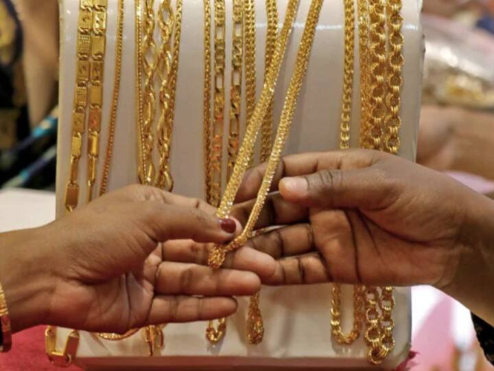 gold silver price chennai on 17th march 2023 Gold, Silver Price: ஜெட் வேகத்தில் எகிறும் தங்கம் விலை... ஒரு சவரன் என்ன விலை தெரியுமா..?