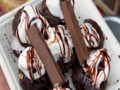 Street Vendor Prepares Chocolate Panipuri With Ice Cream, Netizens Plead Not To 'Promote' Such Foods