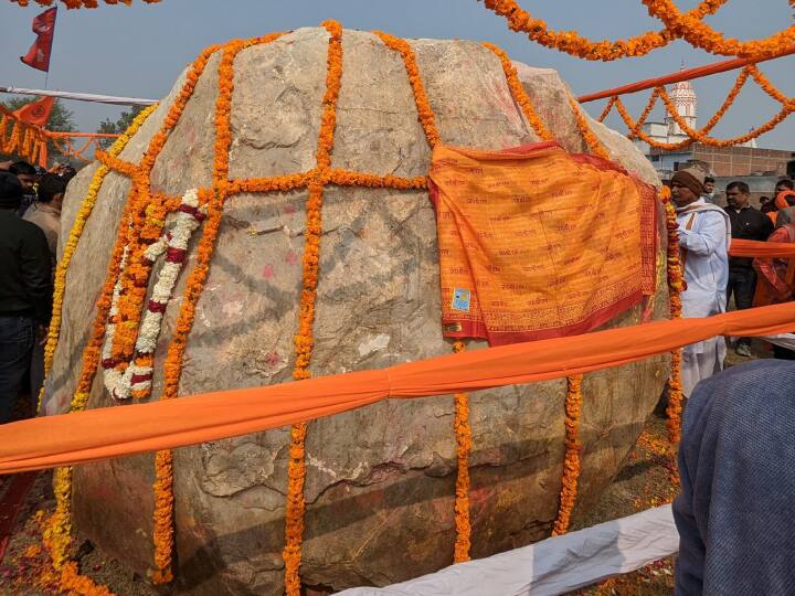 जबकि चंपत राय ने निर्माणाधीन राम मंदिर की तस्वीर शेयर करते हुए गुरुवार को लिखा,