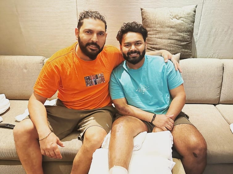 Always positive Yuvraj Singh Instagram post on meeting Rishabh Pant Rishabh Pant : எப்போவுமே பாசிட்டிவாக இருக்கிறார்.. ரிஷப் பந்த், யுவராஜ் சிங் எமோஷ்னல் மீட்டிங்