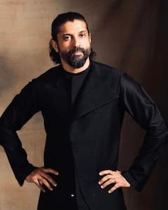 Farhan Akhtar Life Journey: बॉलीवुड के ऑलराउंडर कहलाते हैं फरहान अख्तर, लग्जरी लाइफ जीने वाले एक्टर ने ऐसे ली थी फिल्मी दुनिया में एंट्री