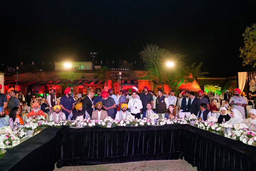 ਪੰਜਾਬ ਦੇ 'ਸ਼ਾਨਦਾਰ ਵਿਰਸੇ, ਸ਼ਾਂਤੀ, ਤਰੱਕੀ ਅਤੇ ਖੁਸ਼ਹਾਲੀ ਦੇ ਵਿਸ਼ਵ ਭਰ ਵਿੱਚ ਸਫ਼ੀਰ ਬਣੋ; ਮੁੱਖ ਮੰਤਰੀ ਦੀ ਜੀ-20 ਸਿਖਰ ਸੰਮੇਲਨ ਦੇ ਪ੍ਰਤੀਨਿਧਾਂ ਨੂੰ ਅਪੀਲ BE ‘AMBASSADORS OF GLORIOUS HERITAGE, PEACE, PROGRESS AND PROSPERITY’ OF THE STATE ACROSS THE GLOBE: CM TO DELEGATES OF G-20 SUMMIT ਪੰਜਾਬ ਦੇ 'ਸ਼ਾਨਦਾਰ ਵਿਰਸੇ, ਸ਼ਾਂਤੀ, ਤਰੱਕੀ ਅਤੇ ਖੁਸ਼ਹਾਲੀ ਦੇ ਵਿਸ਼ਵ ਭਰ ਵਿੱਚ ਸਫ਼ੀਰ ਬਣੋ; ਮੁੱਖ ਮੰਤਰੀ ਦੀ ਜੀ-20 ਸਿਖਰ ਸੰਮੇਲਨ ਦੇ ਪ੍ਰਤੀਨਿਧਾਂ ਨੂੰ ਅਪੀਲ