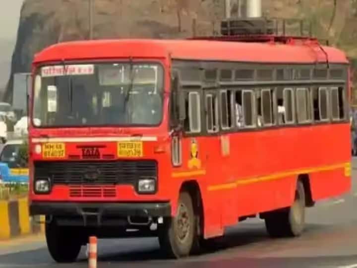 ST Buses Service Resume Extra Buses For Diwali  in Maharashtra News Maratha Reservation Protest एसटीच्या सर्व आगारातून वाहतूक सुरू; परीक्षा सुरु असल्याने शालेय फेऱ्यांना प्राधान्य, दिवाळीसाठी जादा गाड्या सोडणार