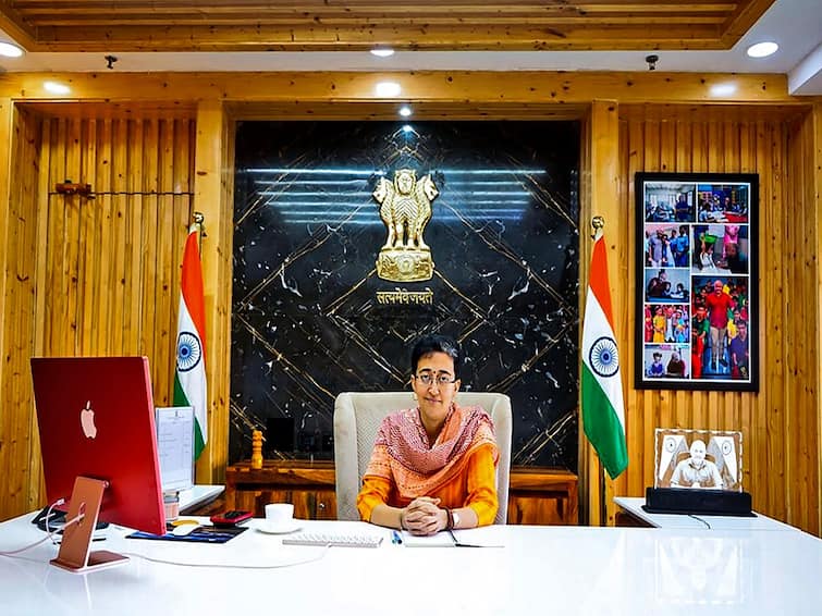 Ex-Delhi Deputy CM Manish Sisodia's Bungalow Allotted To New Minister Atishi Ex-Delhi Deputy CM Manish Sisodia's Bungalow Allotted To New Minister Atishi