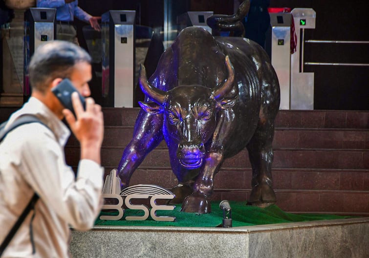 indian-stock-market-closes-in-green-due-to-global-cues-sensex-closes-above-58000-points Stock Market Closing: বৃহস্পতিতে পতন শুক্রে উত্থান ! সোমবার থেকেই কি বুল মার্কেট ?