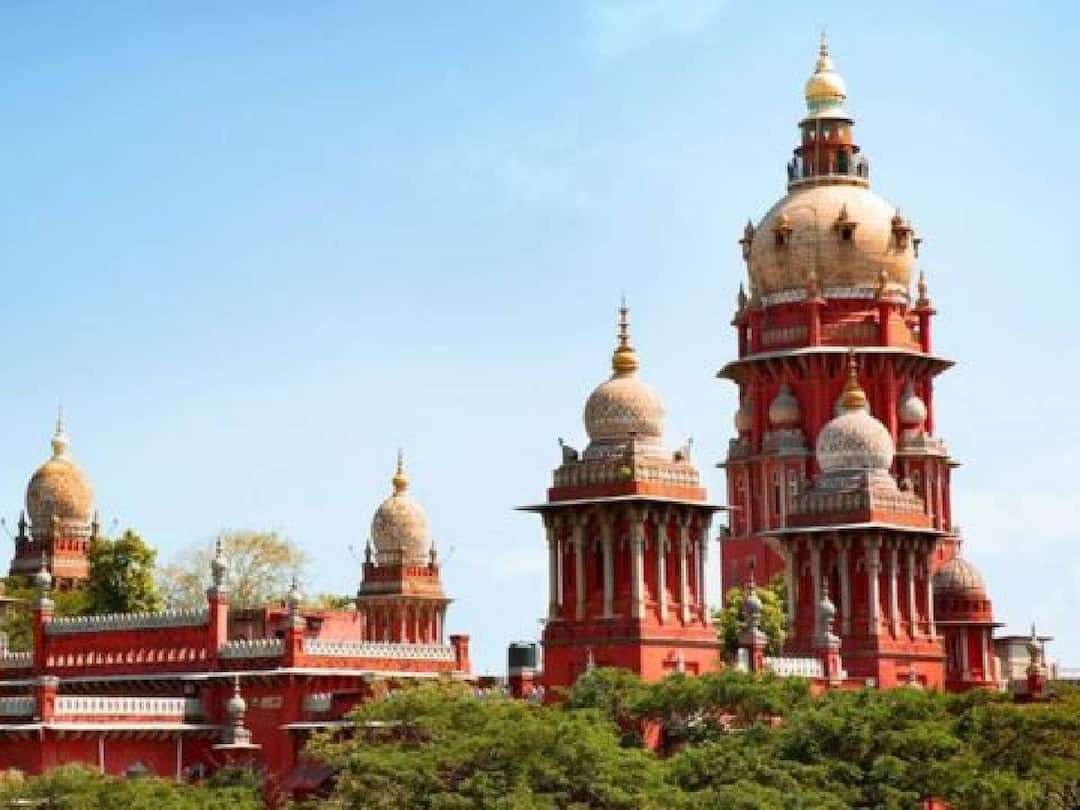 ஐ படத்திற்கு கேளிக்கை வரி விலக்கு கிடையாது.. சென்னை உயர்நீதிமன்றத்தின் அதிரடி உத்தரவு.. The Madras High Court has said that only because the name is in Tamil, the film cannot claim entertainment tax exemption. ஐ படத்திற்கு கேளிக்கை வரி விலக்கு கிடையாது.. சென்னை உயர்நீதிமன்றத்தின் அதிரடி உத்தரவு..