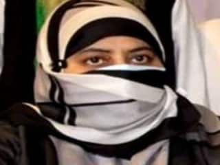 Atiq Ahmad Wife: अतीक अहमद के जेल जाने के बाद पत्नी शाइस्ता परवीन ने कैसे संभाला अपराध का कारोबार, ये है पूरी कहानी