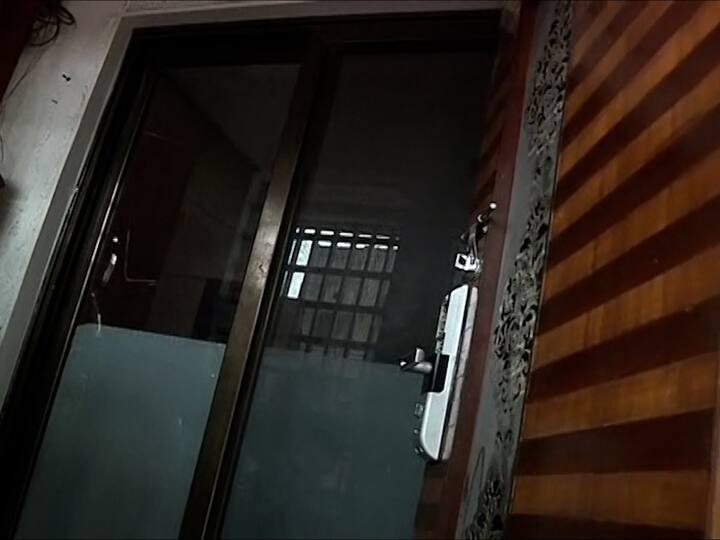 तसेच शहरातील कॅनॉट परिसरात देखील छापे टाकण्यात आले आहेत.