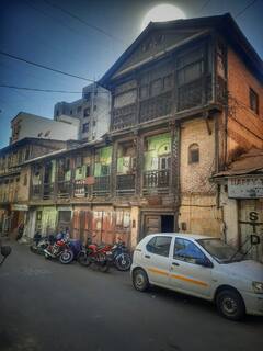 Pune wada : वर्षानुवर्षे नात्यांचा जिव्हाळा जपणारे पुण्यातील 'जुने वाडे'; पाहा फोटो...