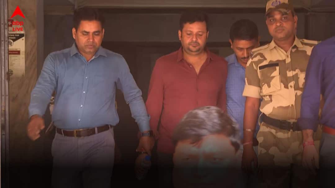 School And College Authorities Are Trying To Cover Up The Names Of Santanu Banerjee And Kuntal Ghosh Written On Plaque Kuntal And Santanu:স্কুল-কলেজের ফলকে নাম শান্তনু-কুন্তলের, ঢাকতে ব্যস্ত কর্তৃপক্ষ