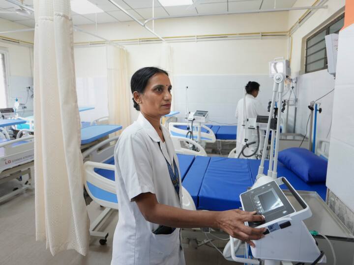 Maharashtra H3N2 virus update 119 people infected 2 died Influenza coronavirus H1N1 symptoms Maharashtra Influenza: महाराष्ट्र में H3N2 वायरस की दहशत! राज्य में 119 लोग संक्रमित, 2 की मौत, जानें इसके लक्षण
