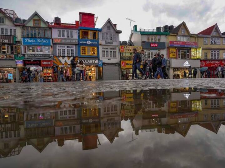 मौसम विभाग के अनुसार अगले तीन दिनों तक मौसम ऐसा ही रहेगा.