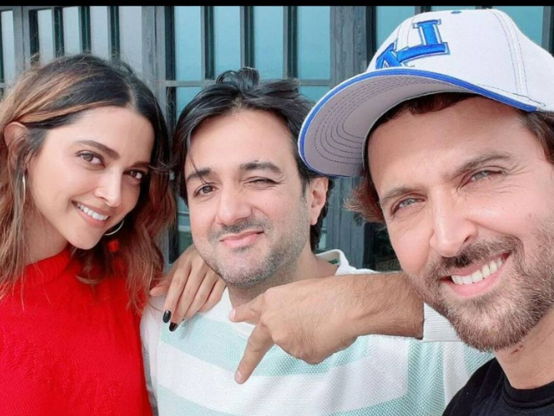 Fighter: 'फायटर'मध्ये हृतिक साकारणार 'ही' भूमिका; दीपिकाच्या भूमिकेबाबत सिद्धार्थ आनंद म्हणाला... Fighter movie Siddharth Anand say about Deepika Padukone and Hrithik Roshan Character in film Fighter: 'फायटर'मध्ये हृतिक साकारणार 'ही' भूमिका; दीपिकाच्या भूमिकेबाबत सिद्धार्थ आनंद म्हणाला...