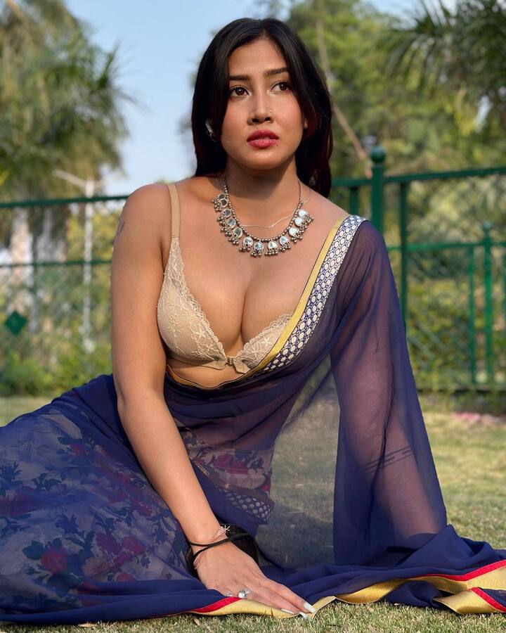 Sofia Ansari Bold Photos: સોફિયા અંસારીએ હાલમાં જ એક ફોટોશૂટ કરાવ્યું છે, જેની તસવીરો સોશિયલ મીડિયા પર ખૂબ જ વાયરલ થઈ રહી છે.