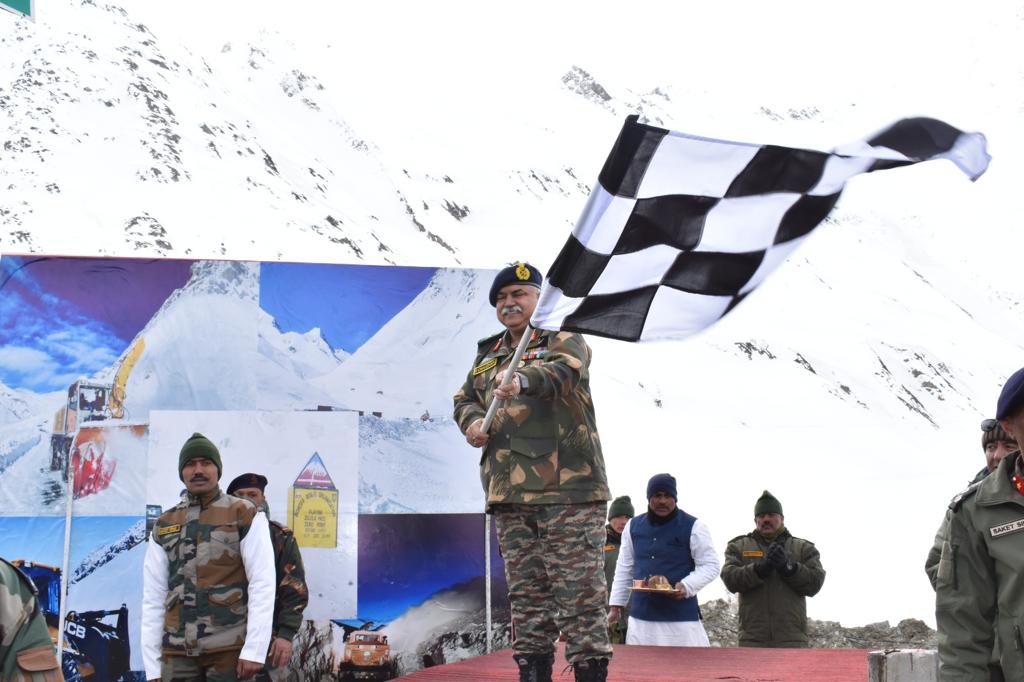 Lt Gen Rajeev Chaudhry signals the reopening of the Zojila Pass.