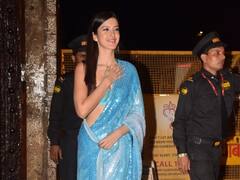 Shanaya Kapoor Photos: ब्लू शिमरी साड़ी में छा गईं शनाया कपूर, डायमंड इयरिंग्स के साथ रखा मिनिमल लुक