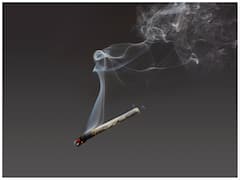 बीड़ी को अंग्रेजी में क्या कहते हैं? बहुत कम लोग जानते हैं इसका सही नाम! क्या आपको मालूम है?