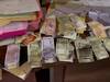 Durg: IAS ने पटवारी ऑफिस में मारी रेड, 8 लाख के नोटों से भरा बैग मिला; पटवारी को किया सस्पेंड