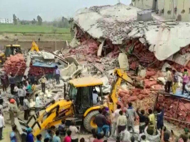 UP cold storage roof collapse Death toll rises to 10 in Sambhal district UP Cold Storage: యూపీలో ఘోర ప్రమాదం, కోల్డ్ స్టోరేజ్ పైకప్పు కూలి 10 మంది మృతి