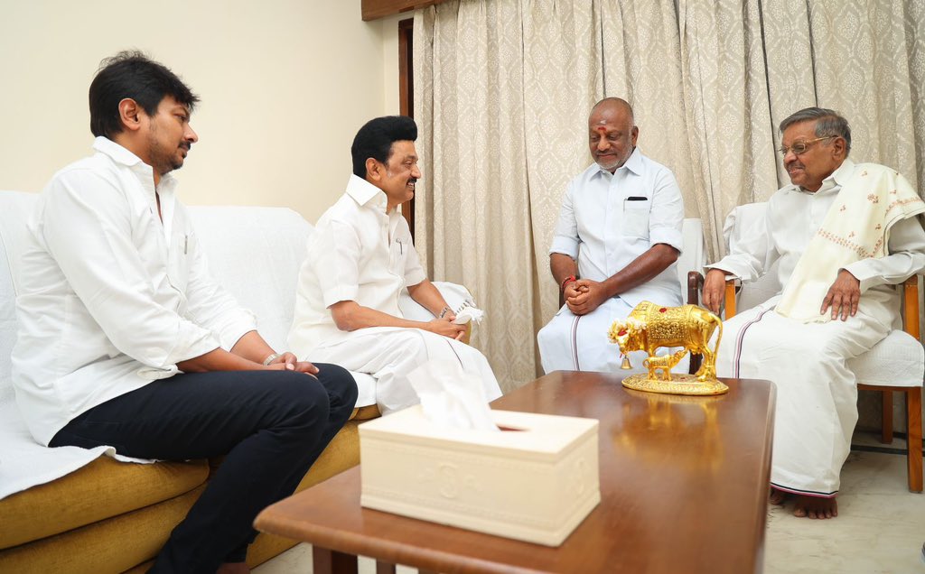 CM Stalin - O Panneerselvam: ஓ.பன்னீர்செல்வம் இல்லத்திற்கு நேரில் சென்ற முதலமைச்சர் ஸ்டாலின்: காரணம் இதுதான்!