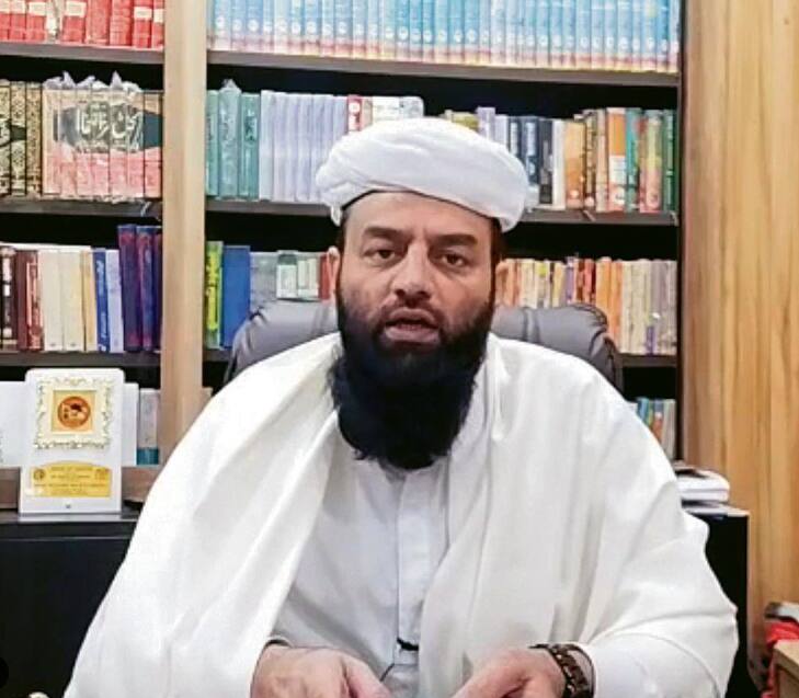 ਸ਼ਾਹੀ ਇਮਾਮ ਮਹੁੰਮਦ ਉਸਮਾਨ ਨੇ ਕੌਮੀ ਮਾਰਗ ਉਪਰ ਅਗਵਾਕਾਰਾਂ ਕੋਲੋਂ ਇੱਕ ਬੱਚਾ ਛੁਡਵਾਇਆ Shahi Imam Muhammad Usman rescued a child from kidnappers on the national highway ਸ਼ਾਹੀ ਇਮਾਮ ਮਹੁੰਮਦ ਉਸਮਾਨ ਨੇ ਕੌਮੀ ਮਾਰਗ ਉਪਰ ਅਗਵਾਕਾਰਾਂ ਕੋਲੋਂ ਇੱਕ ਬੱਚਾ ਛੁਡਵਾਇਆ