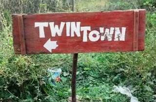 Viral News: ਇਹ ਹੈ ਦੁਨੀਆ ਦਾ ਸਭ ਤੋਂ ਰਹੱਸਮਈ ਪਿੰਡ! ਇੱਥੇ ਸਿਰਫ਼ ਪੈਦਾ ਹੁੰਦੇ ਹਨ ਜੁੜਵਾਂ ਬੱਚੇ, ਵਿਗਿਆਨੀਆਂ ਨੂੰ ਵੀ ਨਹੀਂ ਪਤਾ ਇਸ ਦਾ ਕਾਰਨ