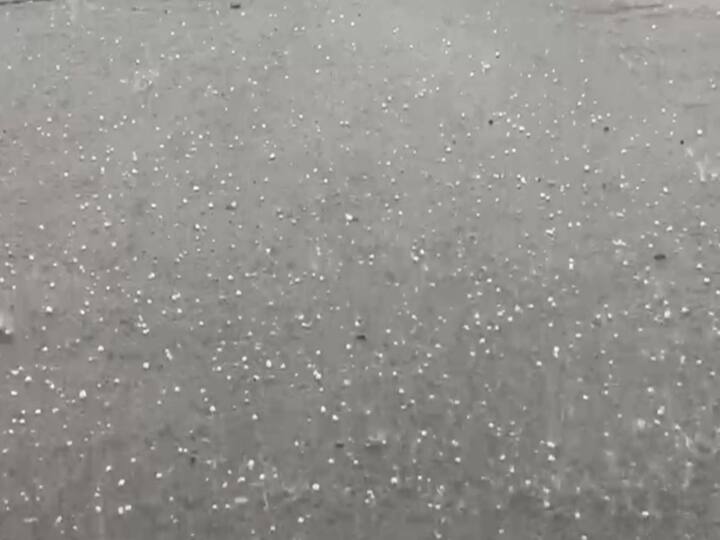 जिल्ह्यातील काही भागात जोरदार गारपीट देखील झाल्याचे चित्र पाहायला मिळाले.