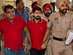 ਗੈਂਗਸਟਰ ਲਾਰੈਂਸ ਨੂੰ ਫਰੀਦਕੋਟ ਦੇ ਹਸਪਤਾਲ ਤੋਂ ਮਿਲੀ ਛੁੱਟੀ, ਸਖ਼ਤ ਸੁਰੱਖਿਆ ਹੇਠ ਲਿਆਂਦਾ ਗਿਆ ਬਠਿੰਡਾ ਜੇਲ੍ਹ