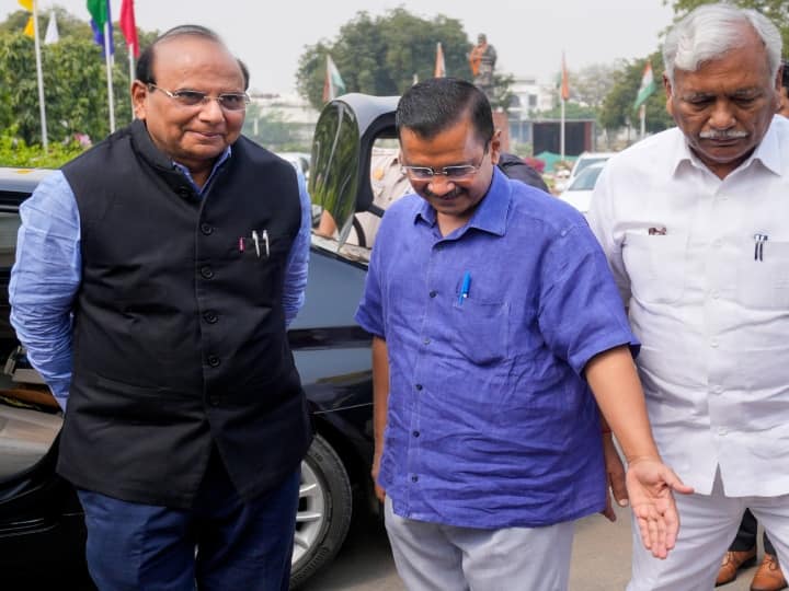 When BJP MLAs ruckus in Delhi Assembly CM Arvind Kejriwal support LG Vinai Saxena read full story Delhi Budget News: बीजेपी ने घेरा तो दिल्ली LG के समर्थन में उतर आए CM केजरीवाल, दे दिया ये बयान 