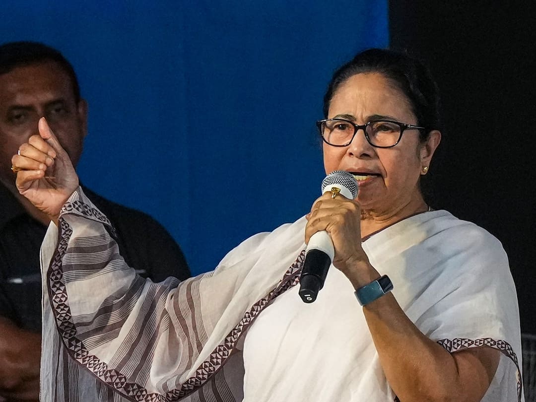 Home Ministry Seeks Report From Bengal Govt Over 'False' Cases Being Lodged Against Oppn Leaders Home Ministry Seeks Report From Bengal Mamata Govt On 'False' Cases Being Lodged Against Opposition Leaders Home Ministry Seeks Report From Bengal Govt Over 'False' Cases Being Lodged Against Oppn Leaders