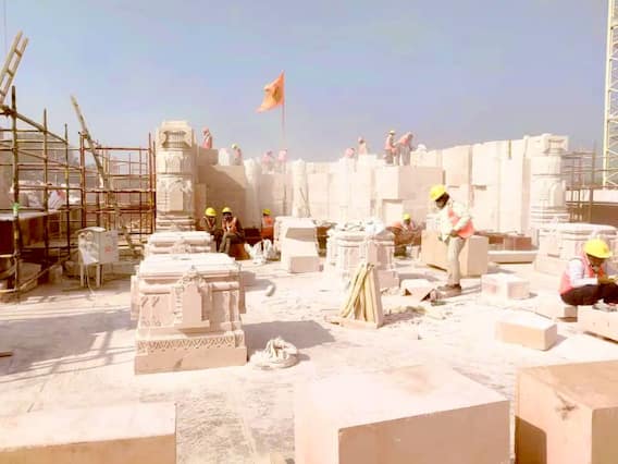 Ram Mandir: રામ મંદિરના ગર્ભગૃહની પ્રથમ તસવીર આવી સામે, ભવ્યતા જોઈને ગદગદ થઈ જશે ભક્તો