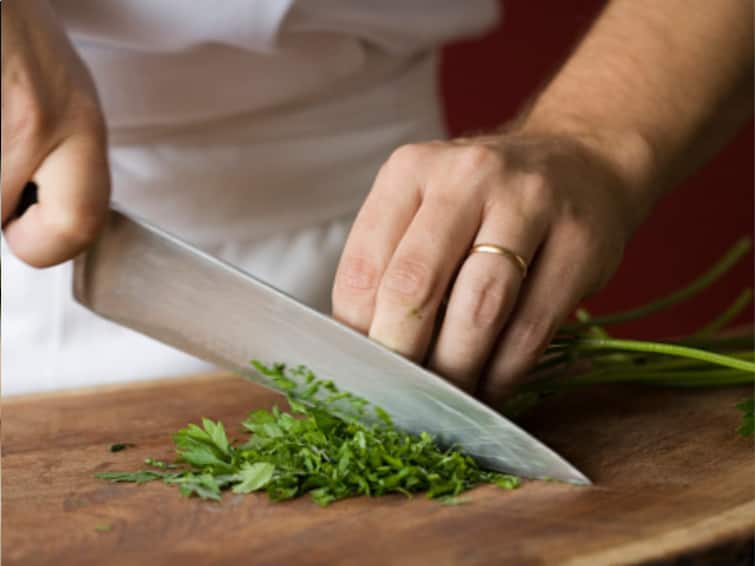 Know About The Benefits Of Including Parsley In Your Diet