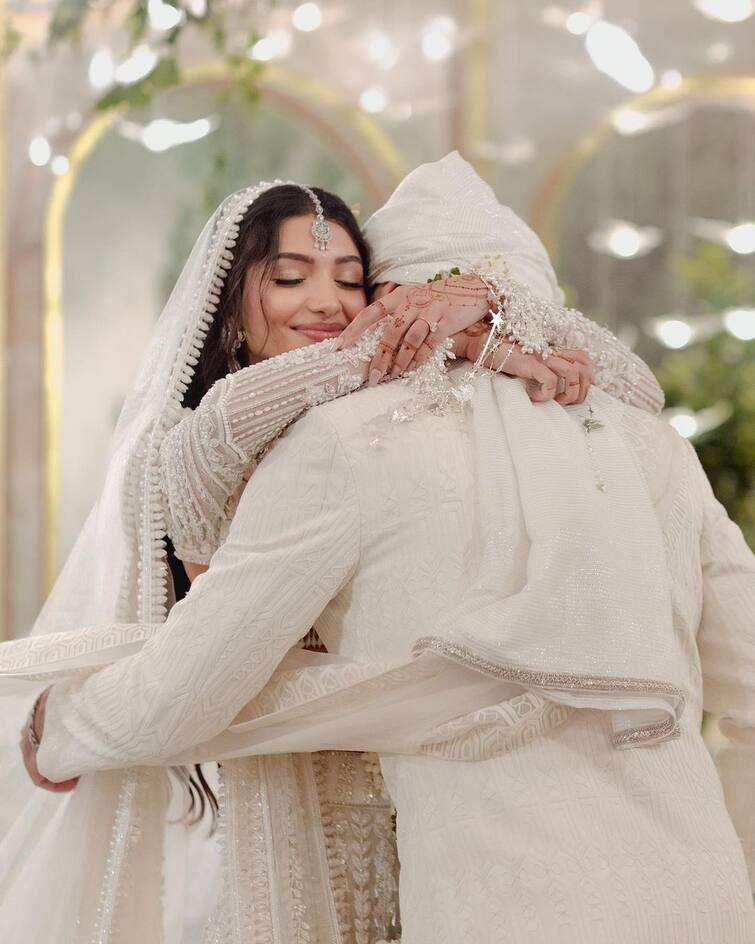 Alanna Panday Kisses Ivor McCray In Dreamy PICS From Their Fairytale Wedding In All-White Alanna Panday Kisses Ivor McCray In Dreamy PICS From Their Fairytale Wedding In All-White