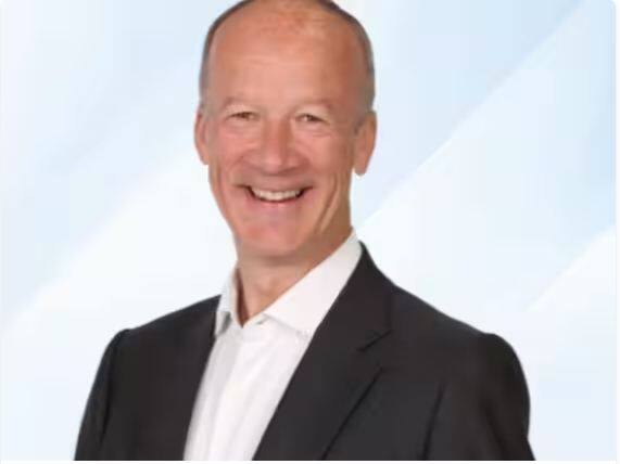 ਵਿਪਰੋ ਦੇ ਸੀਈਓ ਇਸ ਸੂਚੀ ਵਿੱਚ ਦੂਜੇ ਨੰਬਰ 'ਤੇ ਆਉਂਦੇ ਹਨ। ਥੀਏਰੀ ਡੇਲਾਪੋਰਟ ਦਾ ਸਾਲਾਨਾ ਪੈਕੇਜ ਵਿੱਤੀ ਸਾਲ 2022 ਦੌਰਾਨ 79.8 ਕਰੋੜ ਰੁਪਏ ਸੀ।