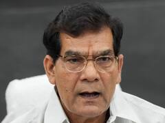 '...तो बर्खास्त कर देंगे', यूपी में हड़ताल कर रहे बिजली कर्मचारियों पर सरकार हुई सख्त