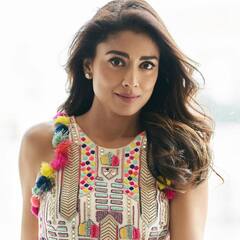 Shriya Saran: 'பூம்பாவாய் ஆம்பல் ஆம்பல்..' கப்ஜா நாயகி ஸ்ரேயாவின் புத்தம் புதிய புகைப்படங்கள்!