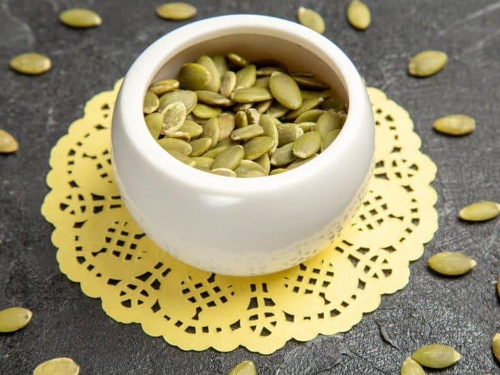 Face pack made of pumpkin seeds will remove all the problems related to the skin use this way कद्दू के बीज से बने फेस पैक से दूर होगी स्किन से जूड़ी सारी समस्याएं...इस तरह से करें इस्तेमाल