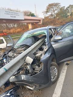 Mumbai-Pune Expressway Accident : पुणे एक्स्प्रेसवेवर आज पुन्हा अपघात, रॉड कारच्या आरपार घुसला, भीषण अपघाताचे फोटो