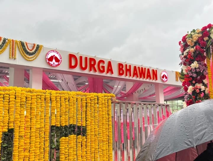 Jammu Kashmir Lieutenant Governor Manoj Sinha inaugurated Durga Bhawan built in Mata Vaishno Devi Mata Vaishno Devi जाने वाले श्रद्धालुओं को बड़ी सौगात, दुर्गा भवन का उद्घाटन, एकसाथ ठहर सकेंगे 3 हजार श्रद्धालु